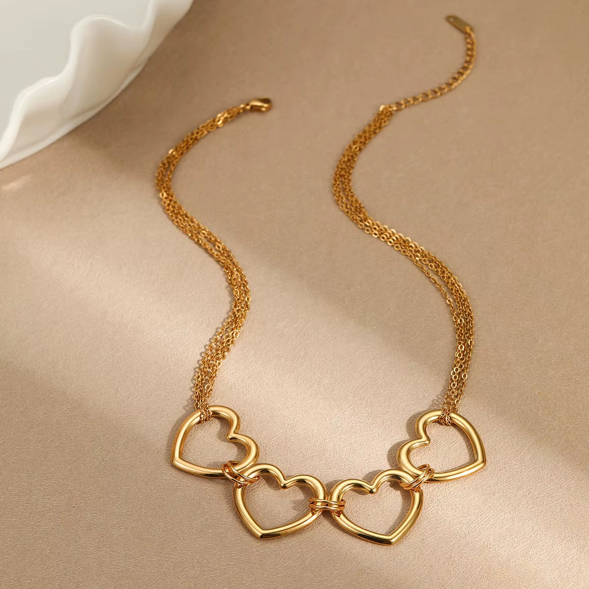 Fashion Hollow Love Pendant Necklace Stainless Steel Necklace Titanium Plated Steel Clavicle Chain